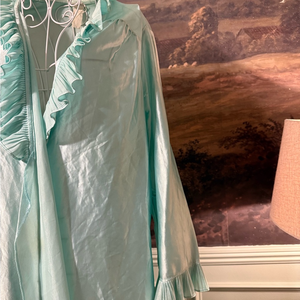 Vintage Light Aqua Ruffle-Trim Women's Robe FLAWED - Sleepwear - Picture 3 of 11